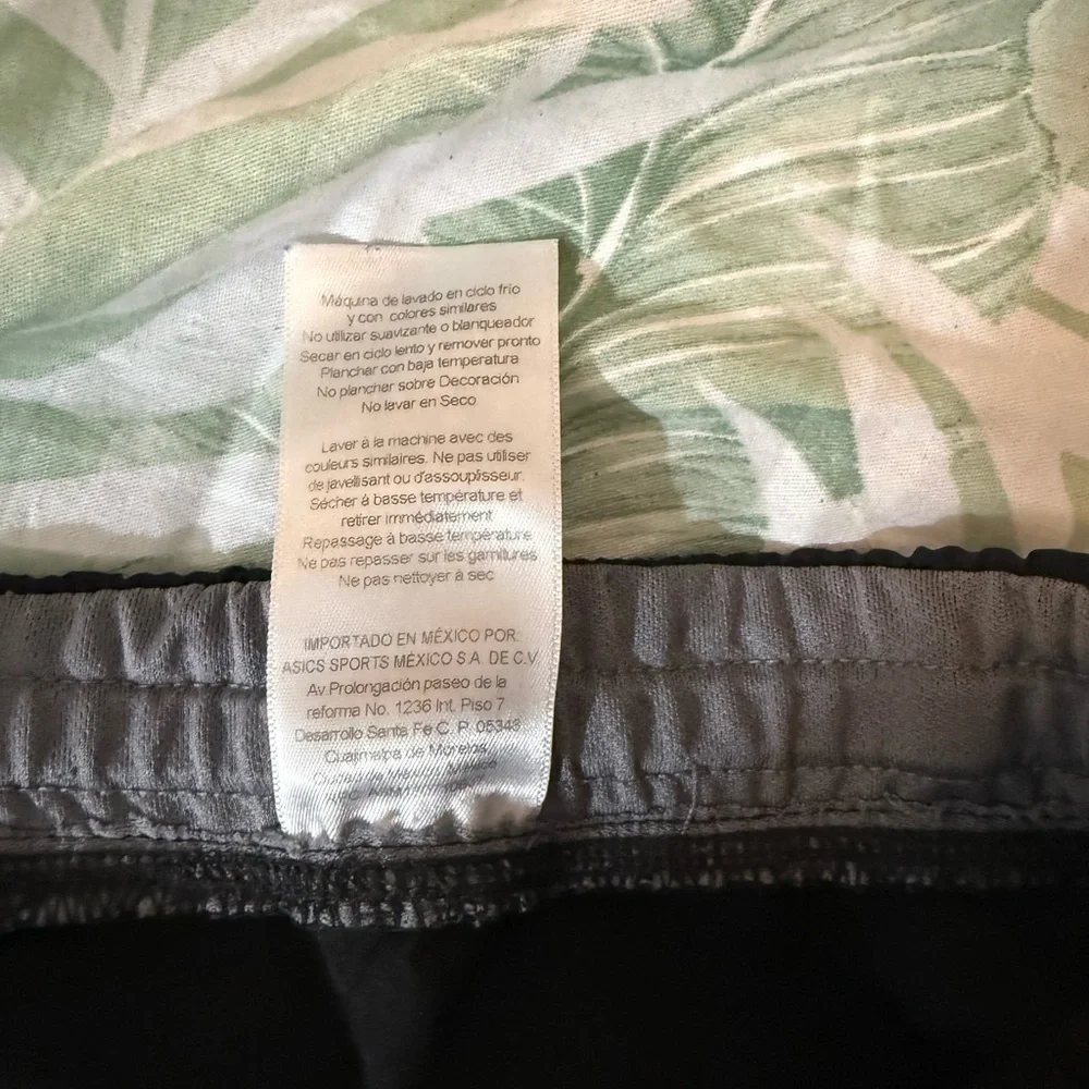 Asics Black Women's Shorts - Picture 4 of 7